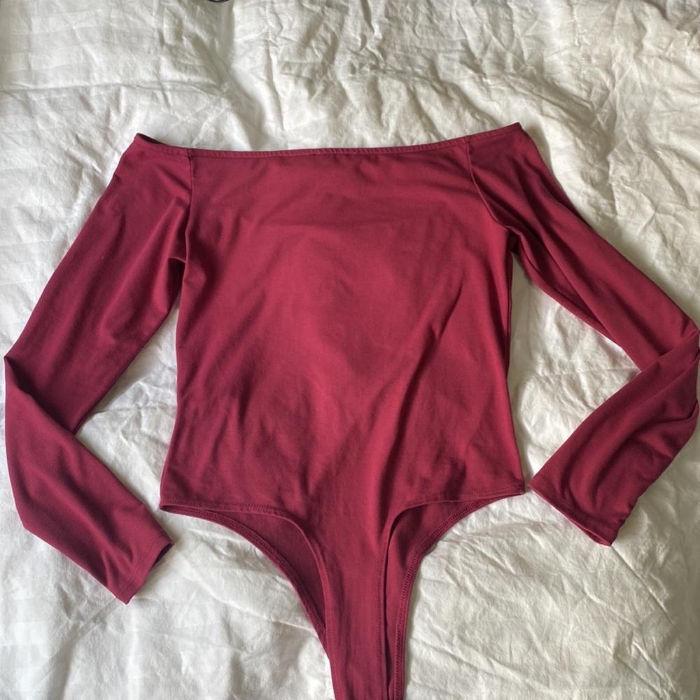 Off the shoulder body suit. Medium. Dark Rose - Picture 4 of 4